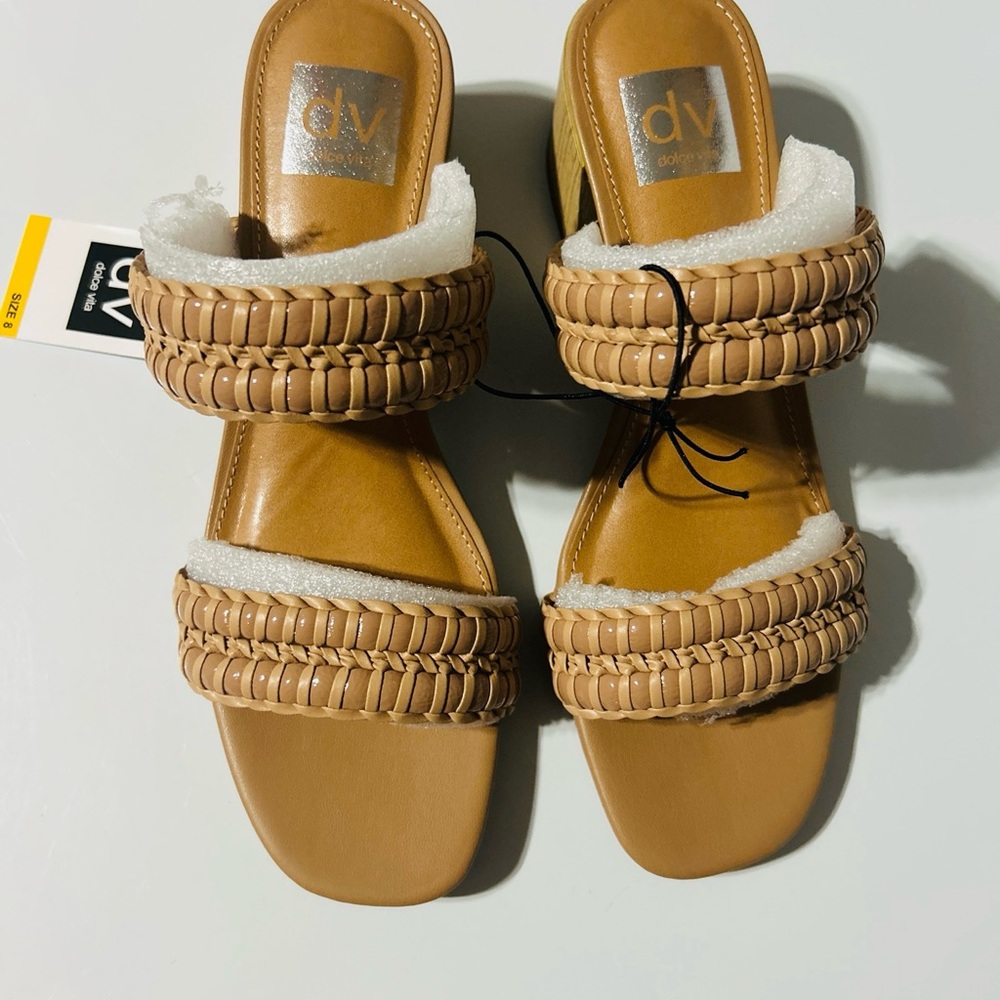 DV Dolce Vita Ladies Cushioned Memory Foam Lightweight Santana Sandal Size 8